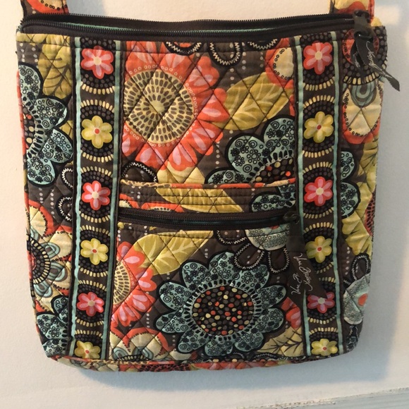 Vera Bradley Crossbody Purse in “Perfect Petals” Pattern - Picture 4 of 8